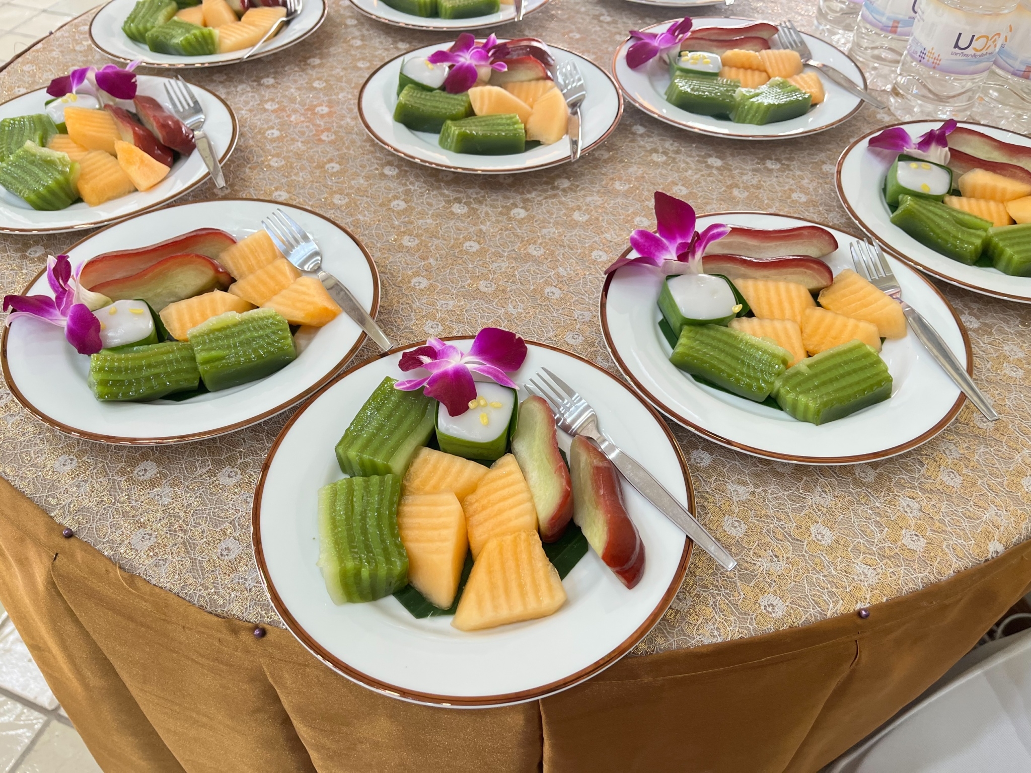 รับรองแขก