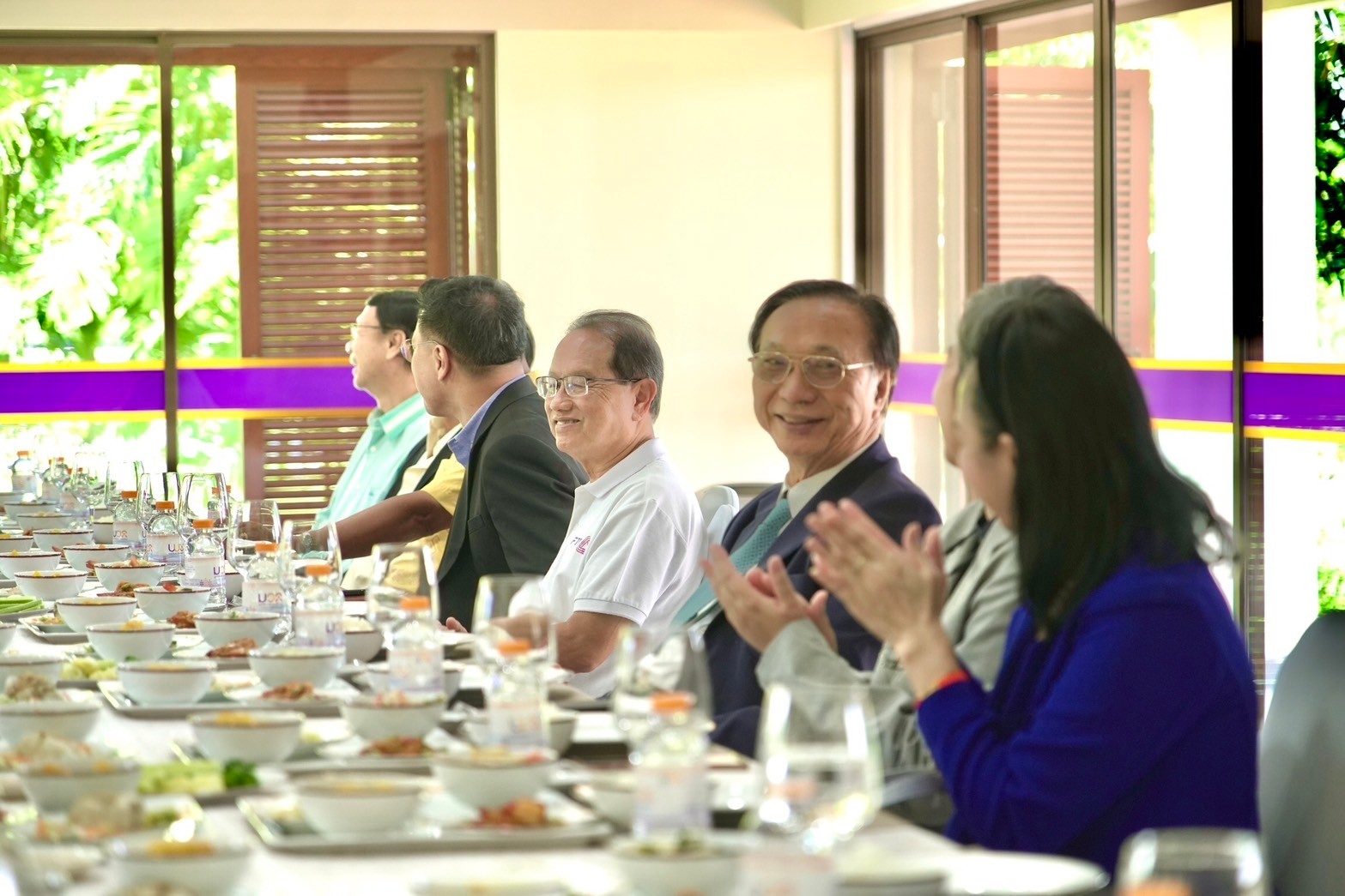 รับรองแขก