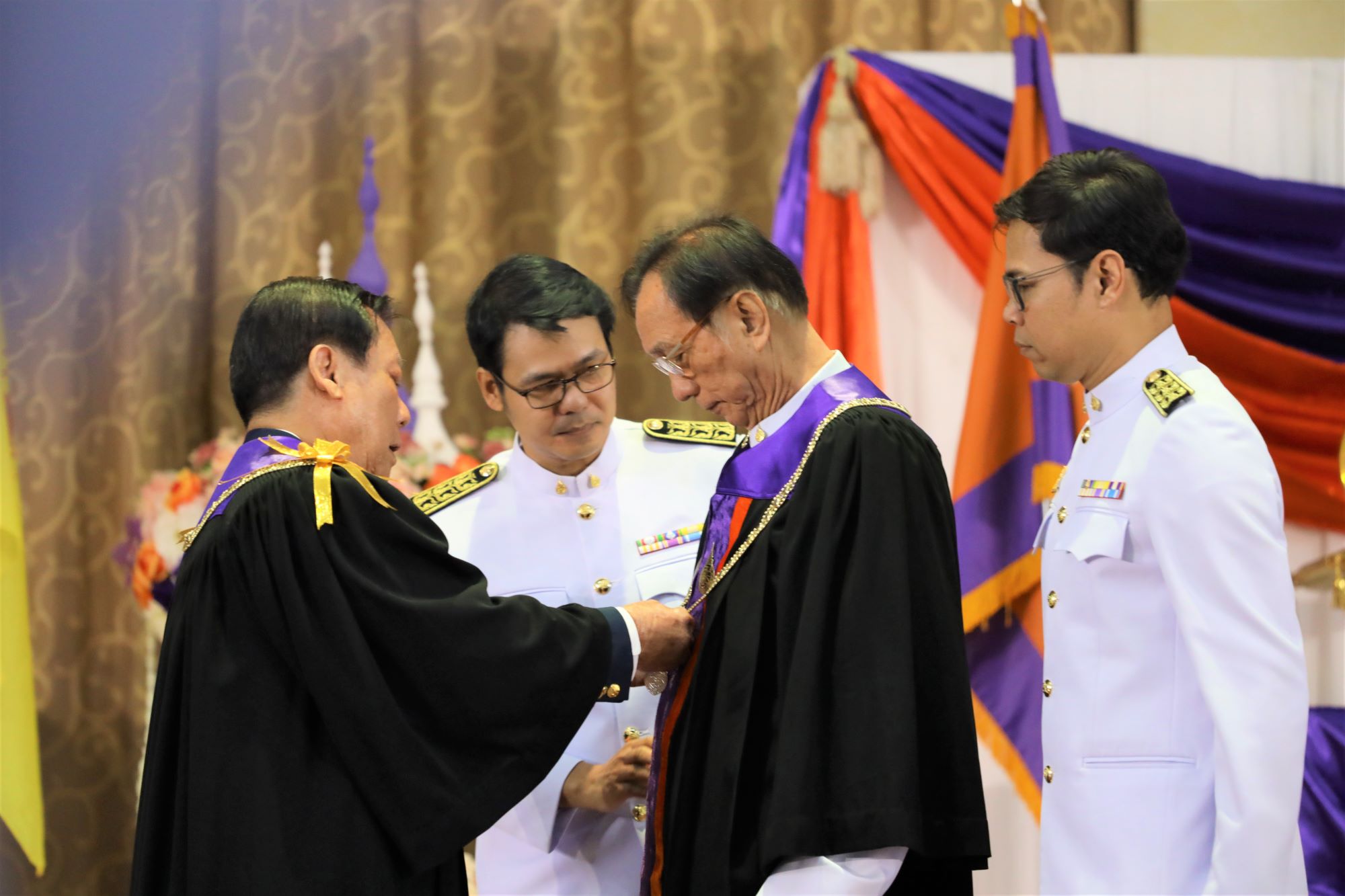 สถาปนาอธิการบดี