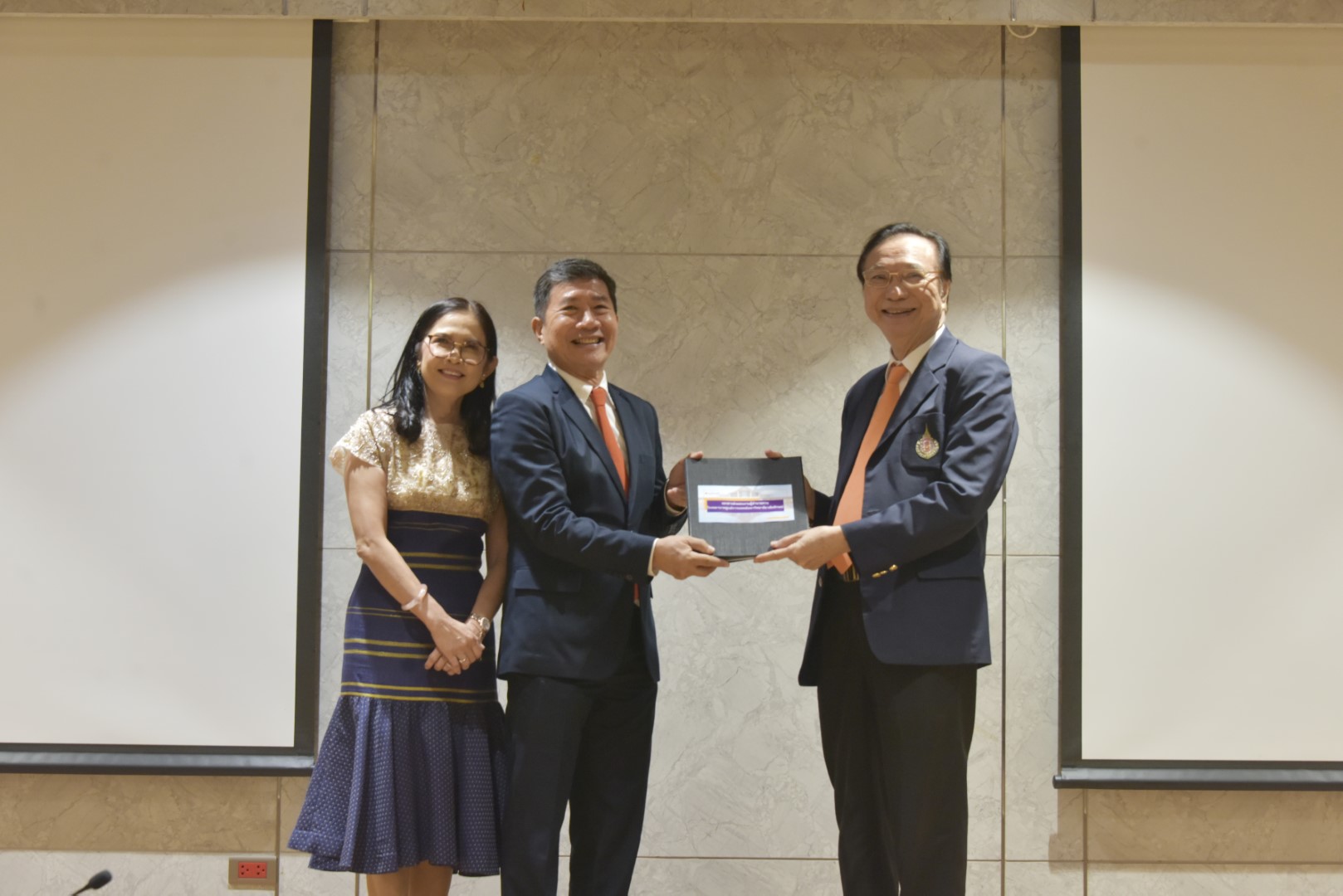 Dr. Kitti Rattanasombat