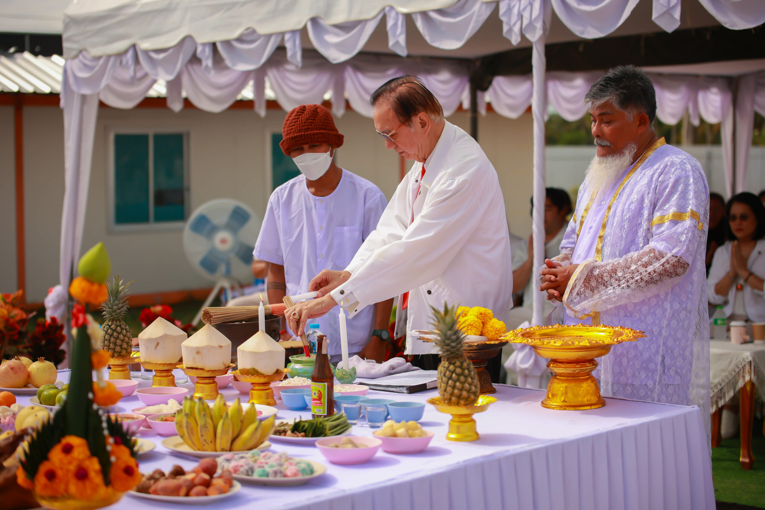 ยกเสาเอก