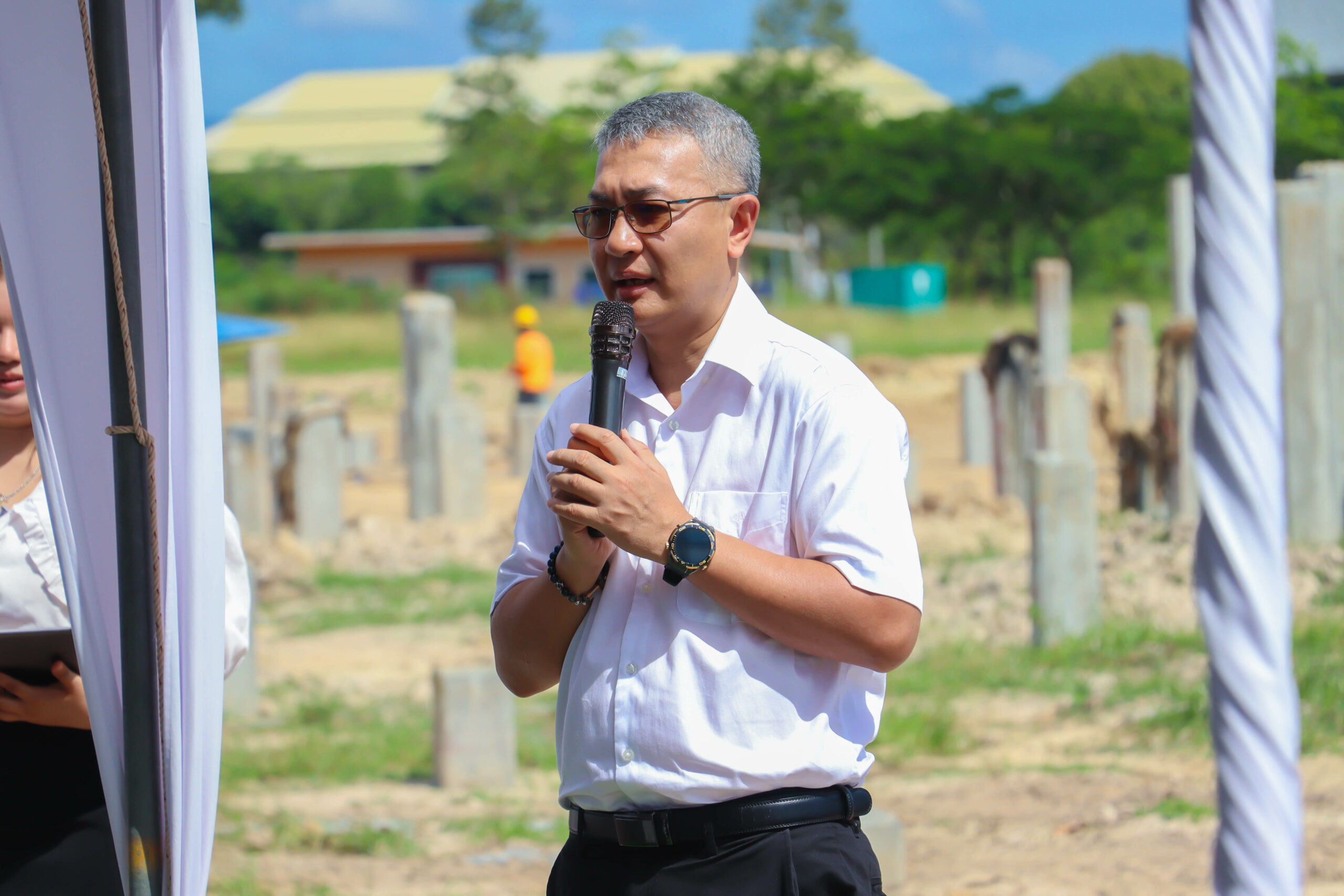 ยกเสาเอก